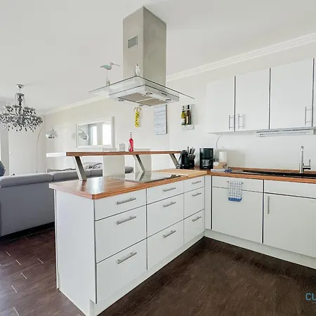 Residenz Am Yachthafen 18 *